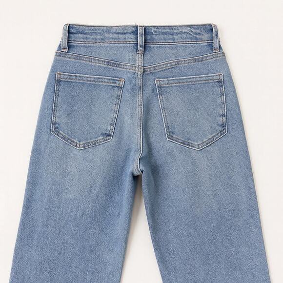 Women's High-Rise Flare Jeans – Light Wash Denim – New with Tags - Picture 3 of 5
